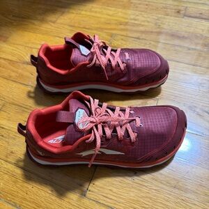 Altra Lone Peak 6 Trail Running Shoes
Size 8.5 Men's